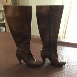 Born Crown Boots size 9